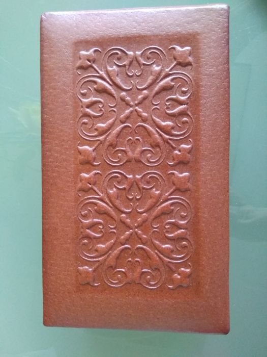 Кожена кутия за бижута