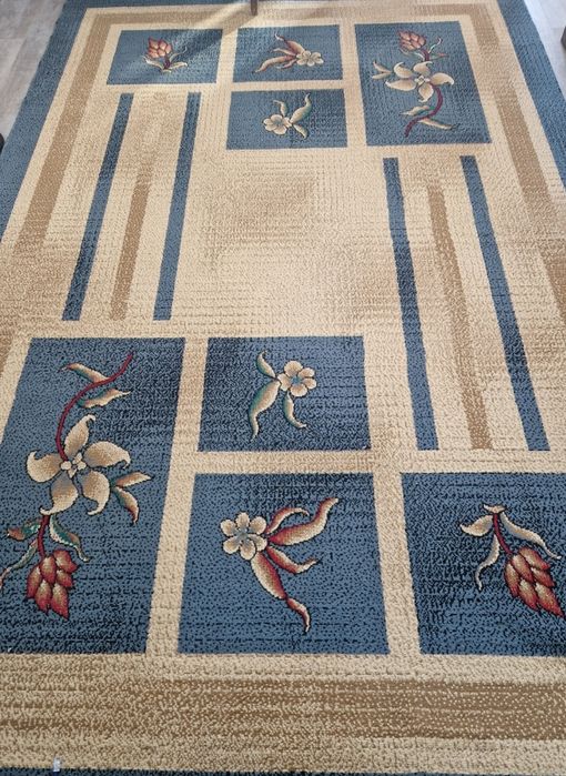 Ковёр, размер 2×3.