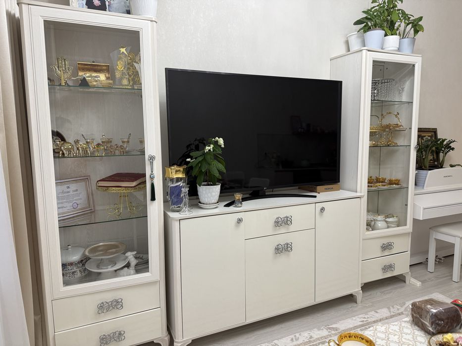 Продам Сервант (3 единицы)