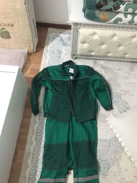 Спецодежда продам