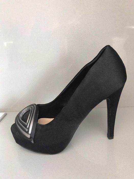 Официални обувки на ток