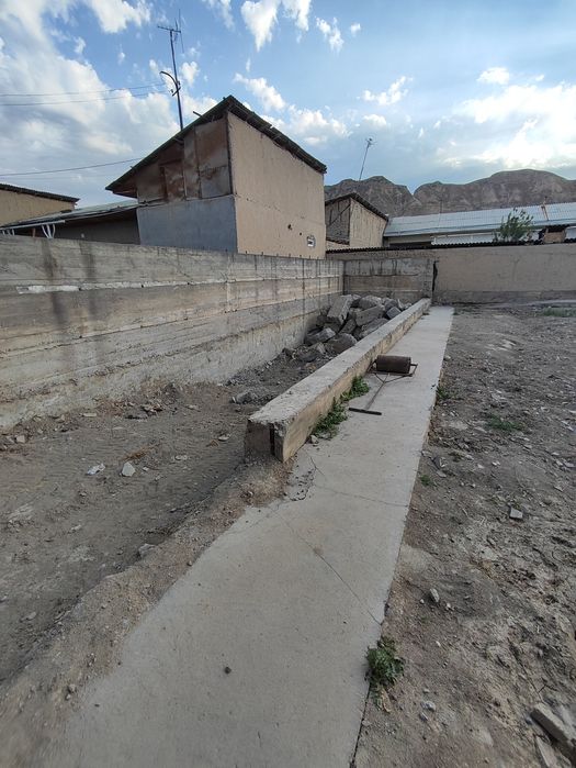 Uy sotiladi 11 sotix