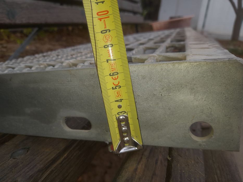 Саты сатылады. Продаются ступеньки