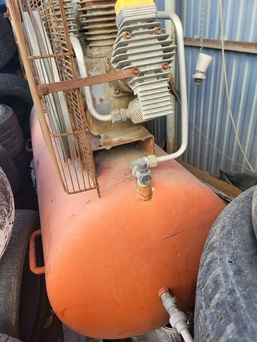 Продам компрессор воздушный 380 вольт