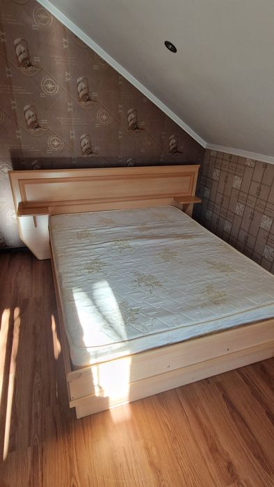 Кровать, в хорошем состояние