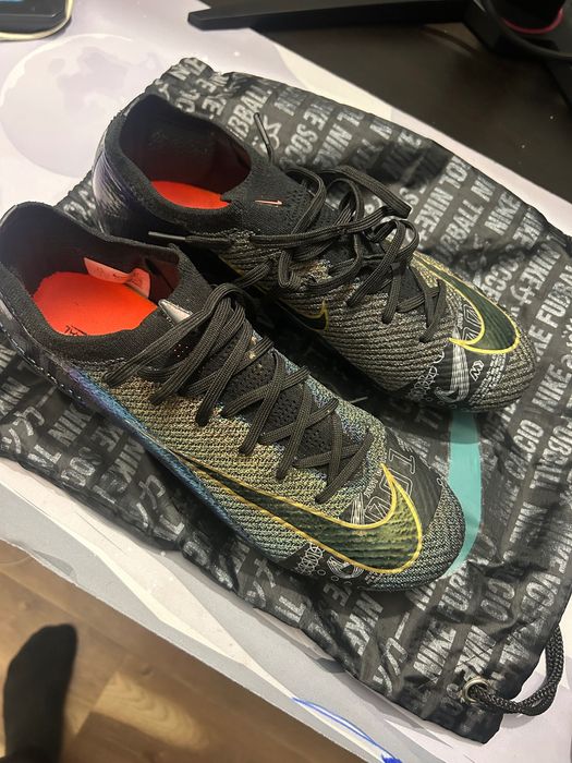 Ghete fotbal Nike Vapor 16