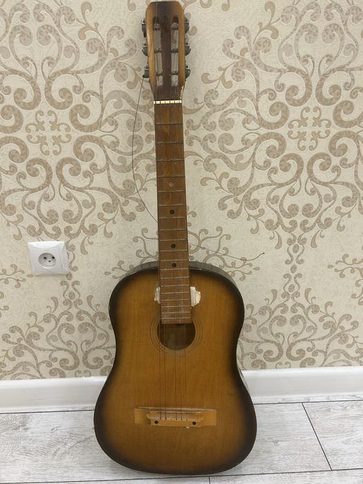 Продам гитару акустическую