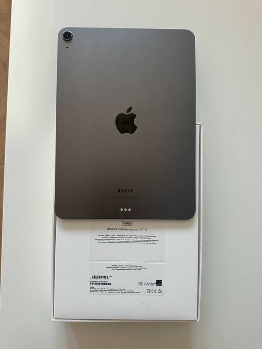 iPad Air 5 M1 64GB WiFi Space Gray, impecabil, cutie + cablu