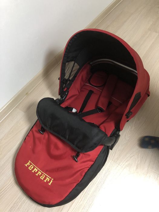 Landou Ferarri pentu bebelusi