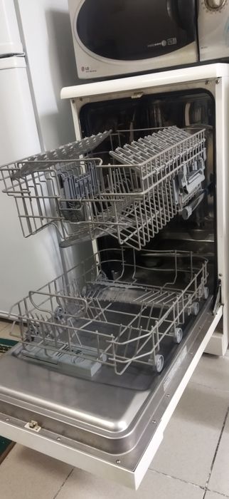 Продам посудомоечную машину