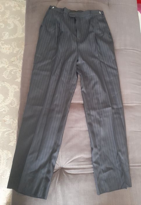 Брюки школьные цена 2500 новые длина 102 см