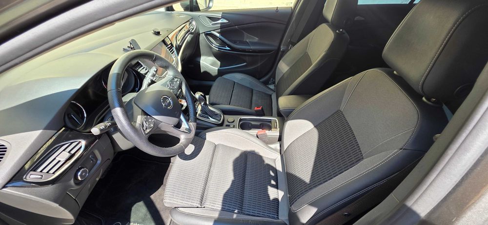 Vând Opel Astra 2020 Sports Tourer automată,  1.5 diesel, 111.000km reali, 122