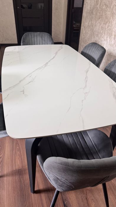 Стол обеденный со стульями