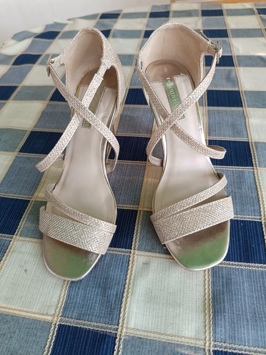 Sandale argintii 40lei