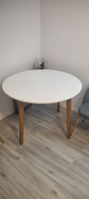 Masa alba Jysk, diametru 105 cm