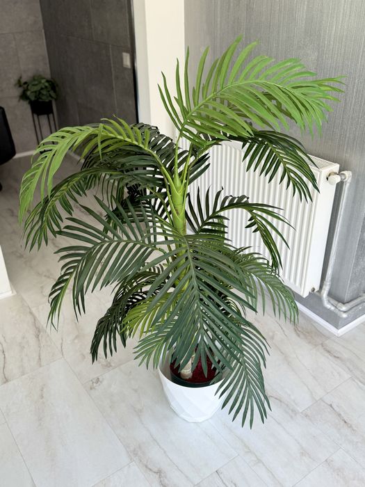 Plantă artificială tip palmier-aspect natural