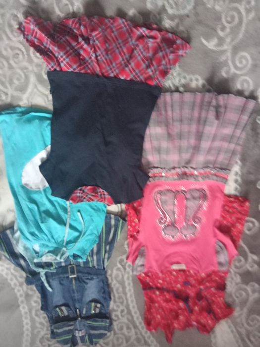 Платье для девочки продам