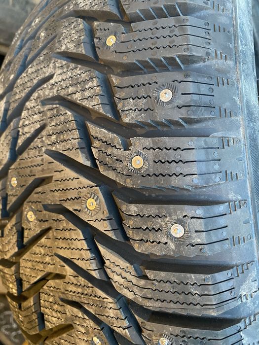 На 17. 225/55 шипы  в нал