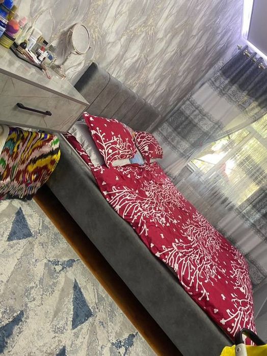 4 mavzeda 1 qavatda 3 xonali uy sotiladi