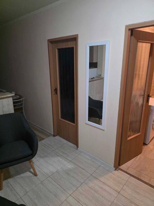 Inchiriez apartament cu o camera FLORESTI