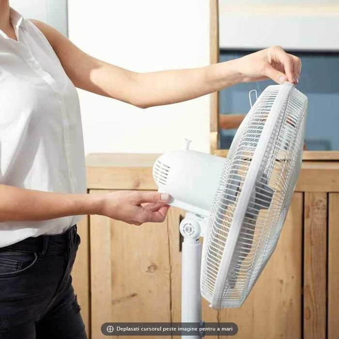 Ventilator alb cu picior Black+Decker 60 W