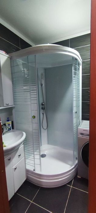 Сборка душевых кабин