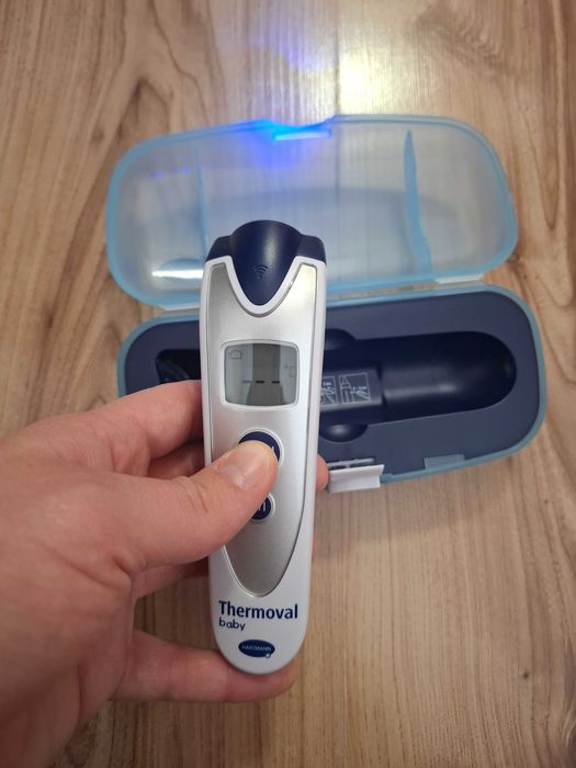 Безконтактен термометър за бебе