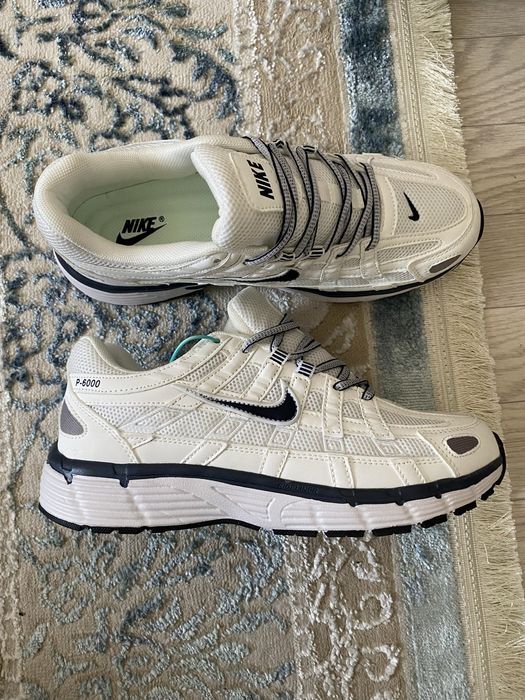 Кроссовки от Nike.