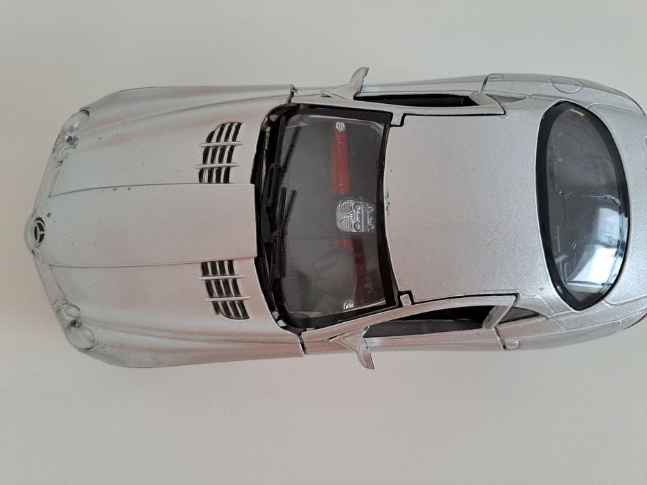 Кола мерцедес играчка