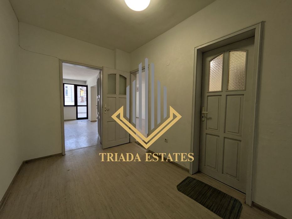 Продава се Тристаен апартамент в Бургас, Център - 152 кв.м за 1191 €/кв.м - Снимка #7