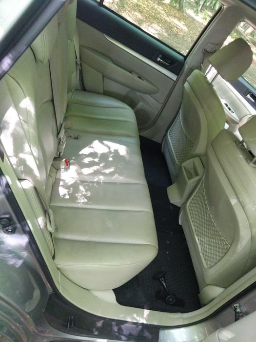 Subaru Outback diesel ,4x4 , 2010 .Stare foarte buna caros +mecanica.217000 km.certificati. Intretinuta anual la Subaru Belgia (documente) .
