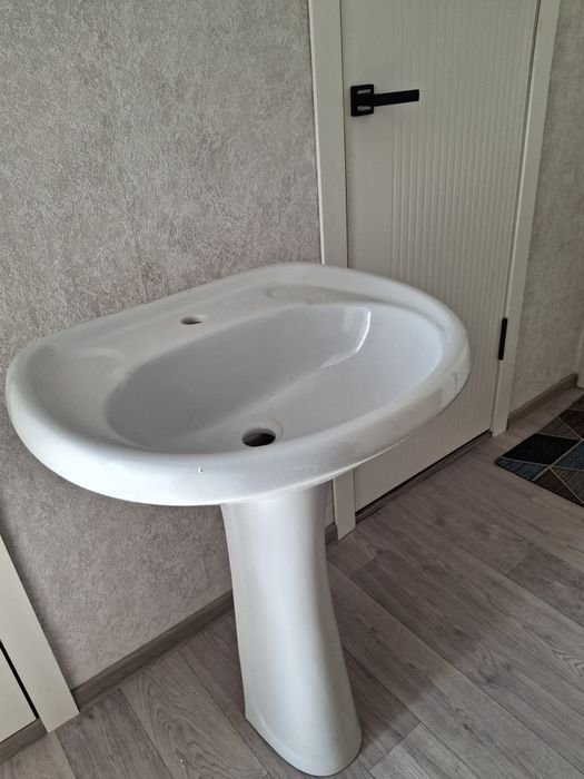 Продам раковина (тюльпан)