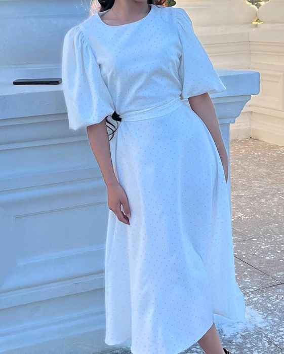 Сарафан кара койлекпен бирге, Ак койлек