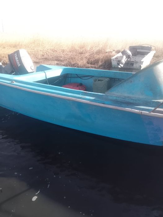 Продам лодку маторную