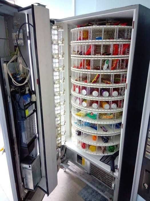 Продавам вендинг автомат Zanussi Smart - Вендинг машина Zanusi smart