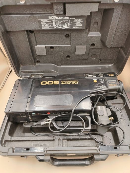 Видеокамера HITACHI