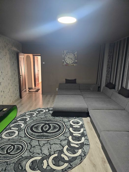 Apartament 2 camere Carpati II, et. 2
