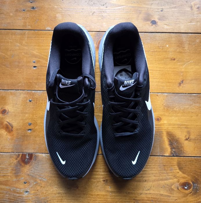 Nike Revolution 8