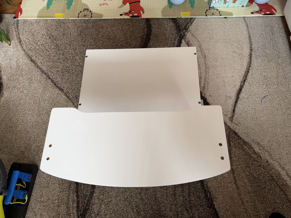 Продавам детско бюро- пейка