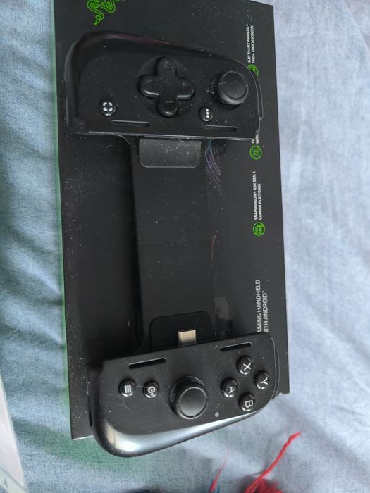 Игрова конзола Razer edge Android 128gb/144Hz в почти ново състоянuе