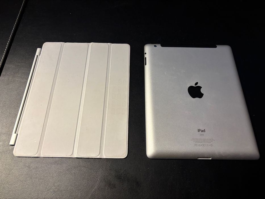 iPad (3. Generation) Wi-Fi + Cellular - перфектно състояние