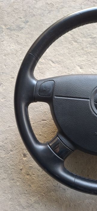 Продам Рул от жентры аирбаг ест состояние хорошое.оригинал снят с авто