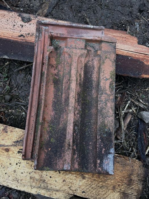 Vând țiglă veche – 1500 bucăți, stare foarte bună