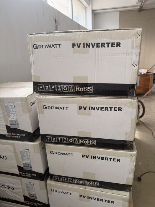 Panouri fotovoltaice  de 580 W  si invertoare Growat