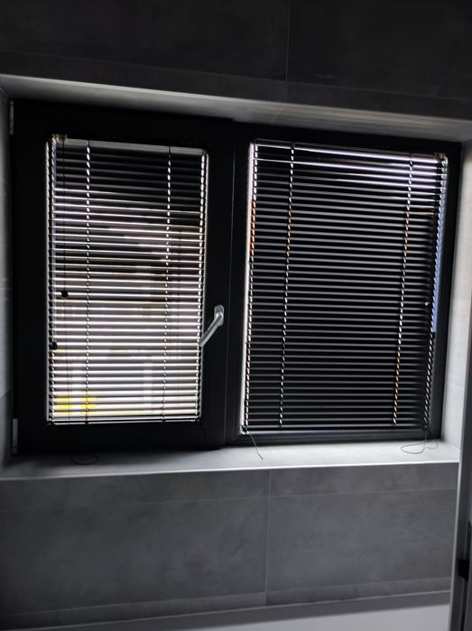 Jaluzea orizontală din Aluminiu Albă