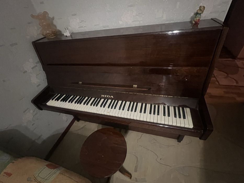 Продам пианино RIGA