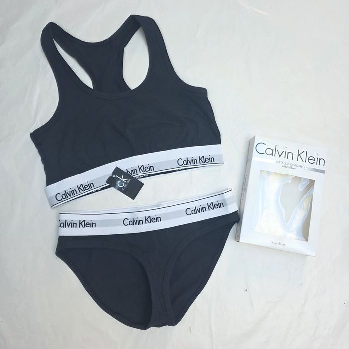 Set bustiera cu chilot CK,arimea S, nou cu cutie