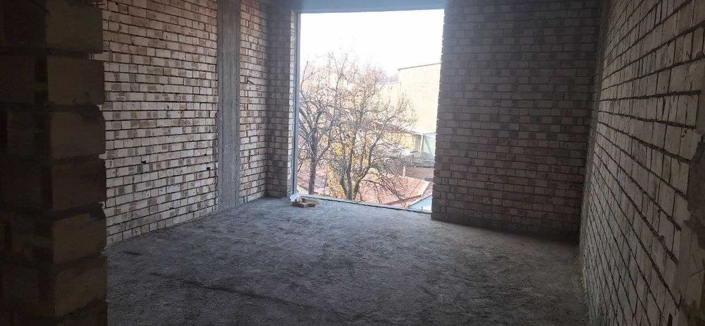 Камолон махалла, Шайхантохур котедж, коробка. 5-ком 230кв. Срочно!