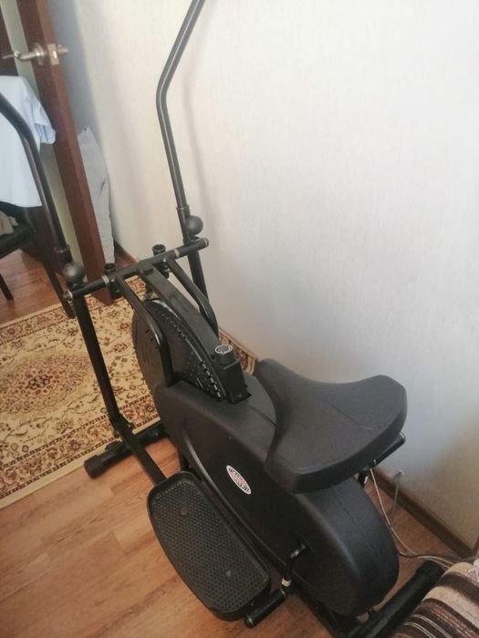 Продам эллиптический тренажер