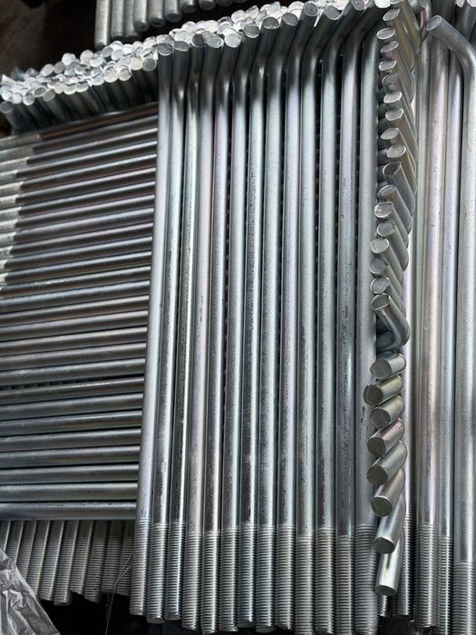 Шпилька резьбовая разного размера.